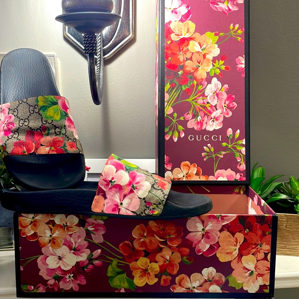 - Gucci Blooms Supreme Slides-